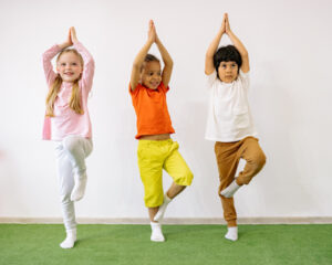 Classes de Ioga i Mindfulness en familia a la Sala KOAN de Granollers